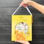 Bộ quà Enchanteur Deluxe màu vàng gồm nước hoa và lăn khử mùi