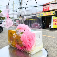 Shop sỉ set Quà Tặng Nước Hoa Nữ Charme Chance 30ml - Túi Trong Vuông Có Đèn Đom Đóm Lót Giấy Rơm Thắt Nơ Xinh Xắn Nhiều Màu
