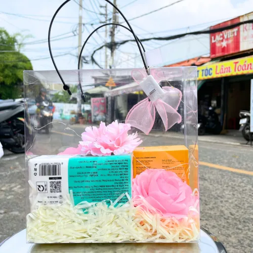 Shop sỉ set Quà Tặng Nước Hoa Nữ Charme Chance 30ml - Túi Trong Vuông Có Đèn Đom Đóm Lót Giấy Rơm Thắt Nơ Xinh Xắn Nhiều Màu