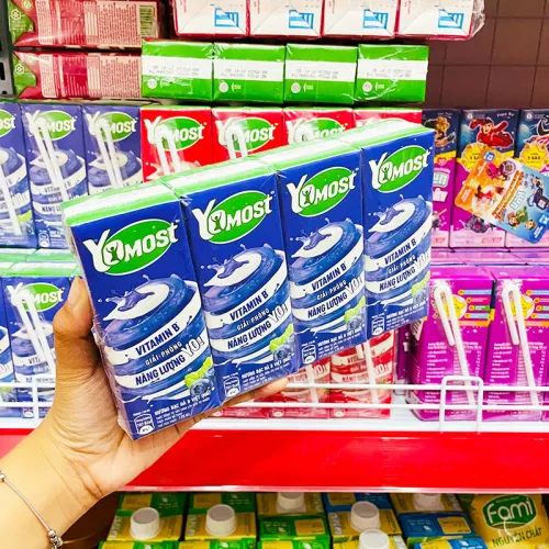 Lốc 4 hộp sữa chua uống Yomost vị Việt Quốc bạc hà, mỗi hộp 170ml