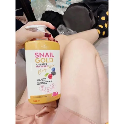 Sữa dưỡng thể Precious Skin Snail Gold Arbutin Mixed Berry 500ml