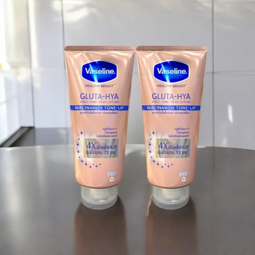 Lotion dưỡng thể Vaseline Gluta-Hya Niacinamide 4X Tone Up 300ml