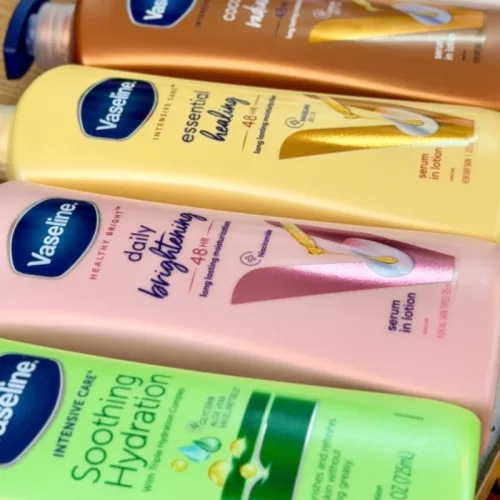Shop sỉ sữa Dưỡng Thể Vaseline Intensive Care Essential Healing Màu Vàng 725ml Phiên Bản Mới - Hàng Xách Tay