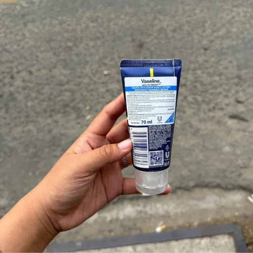 Nơi lấy sỉ sữa Dưỡng Thể Vaseline Sáng Mịn Da Tuýp Màu Xanh 70ml