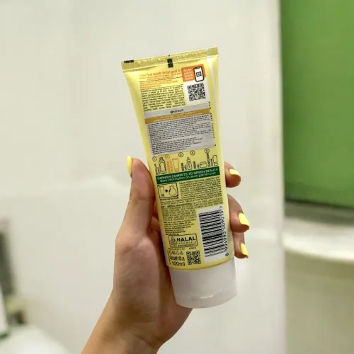 Sữa rửa mặt sạch sâu Garnier Bright Complete Vitamin C Super Whip 100ml