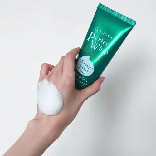 Nguồn hàng sỉ sữa Rửa Mặt Senka Perfect Whip Chiết Xuất Rau Má Màu Xanh Lá Dịu Nhẹ Cho Da Nhạy Cảm 100g