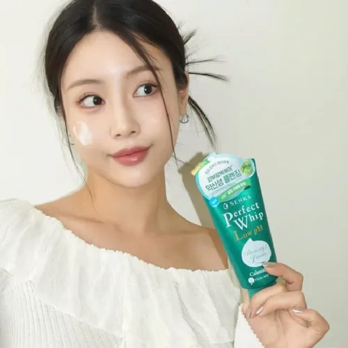 Nguồn hàng sỉ sữa Rửa Mặt Senka Perfect Whip Chiết Xuất Rau Má Màu Xanh Lá Dịu Nhẹ Cho Da Nhạy Cảm 100g