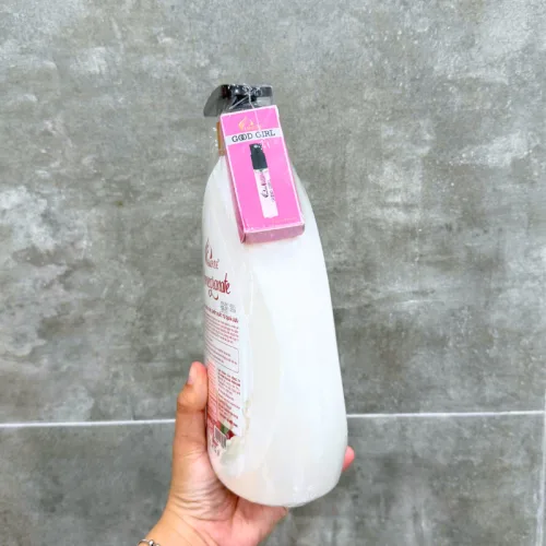 Sữa Tắm Charme Hương Lựu - Sữa Tắm Hương Nước Hoa Charme Pomegranate 1 Lít