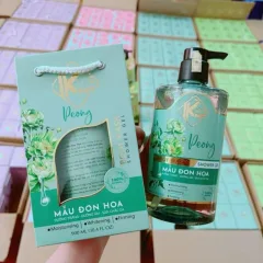 Sữa tắm Kina hương nước hoa mẫu đơn 900ml, tặng kèm 1 bông tắm