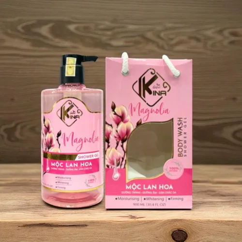 Nguồn hàng sỉ sữa Tắm Kina Hương Nước Hoa Mộc Lan 900ml - Hỗ Trợ Cấp Ẩm Dưỡng Sáng Da Mịn Màng - Tặng Kèm 1 Bông Tắm