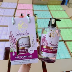 Sữa tắm Kina Labo Lavender Oải Hương 900ml kèm bông tắm