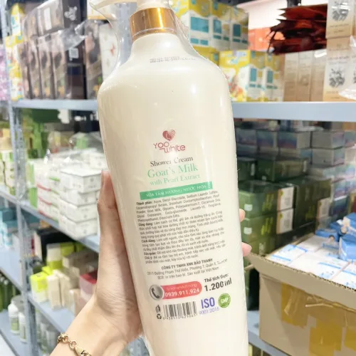 Yoo White Sữa Tắm Nước Hoa Sữa Dê Ngọc Trai 1200ml