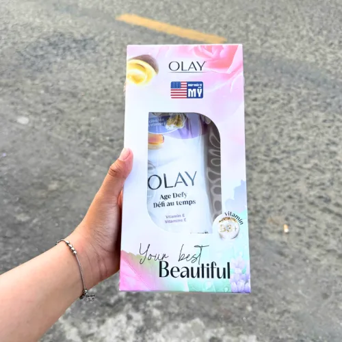 Sữa tắm Olay Age Defying Vitamin E, chai 650 ml