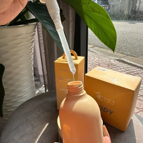 Sica White Sữa Tắm Mầm Gạo Lên Men 300ml