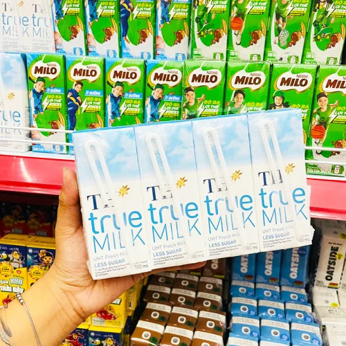 TH True Milk sữa tươi tiệt trùng ít đường – lốc 4 hộp lớn, 180ml/hộp
