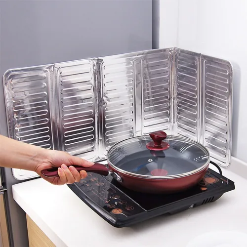 Tấm Nhôm Chắn Dầu Mỡ Bếp Gấp Gọn 83x32cm Có Nam Châm