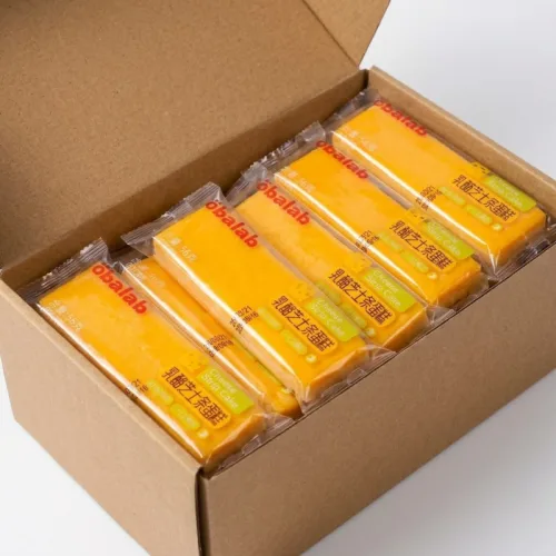 Bánh bông lan cuộn và bánh bông lan que