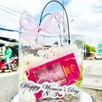 Nguồn hàng sỉ túi Quà Tặng 8-3 Sữa Tắm Nước Hoa Charme Coco Hồng + Nước Hoa Charme Coco (Có Đèn Chớp)