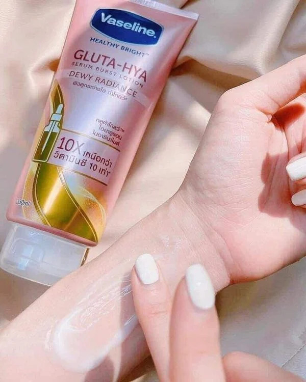 VASELINE GLUTA-HYA – SÁNG MỊN SAU 7 NGÀY