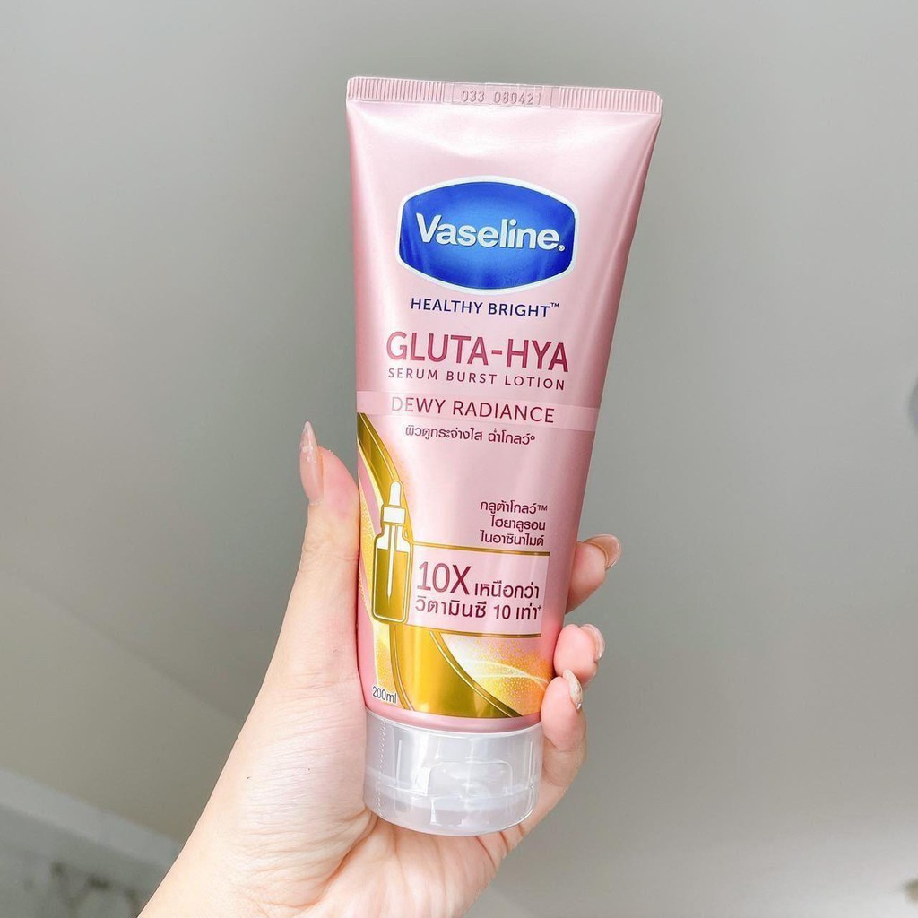 VASELINE GLUTA-HYA – SÁNG MỊN SAU 7 NGÀY