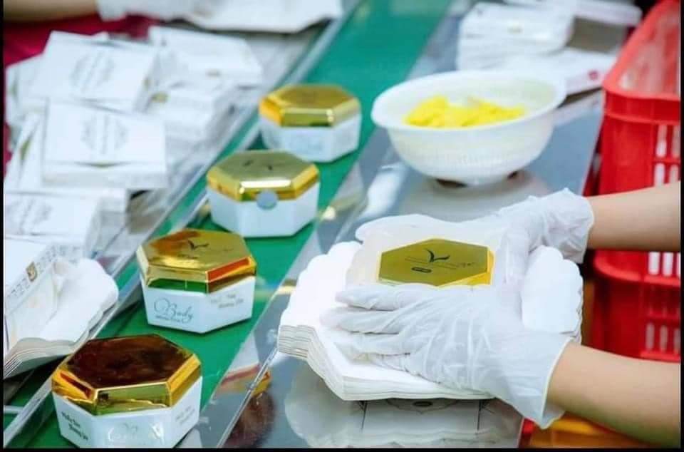 Kem Body hoàng gia  Vip white siêu trắng