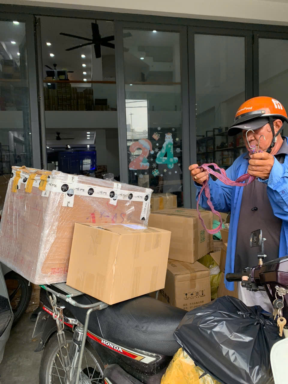 Đơn sỉ cho chị khách .