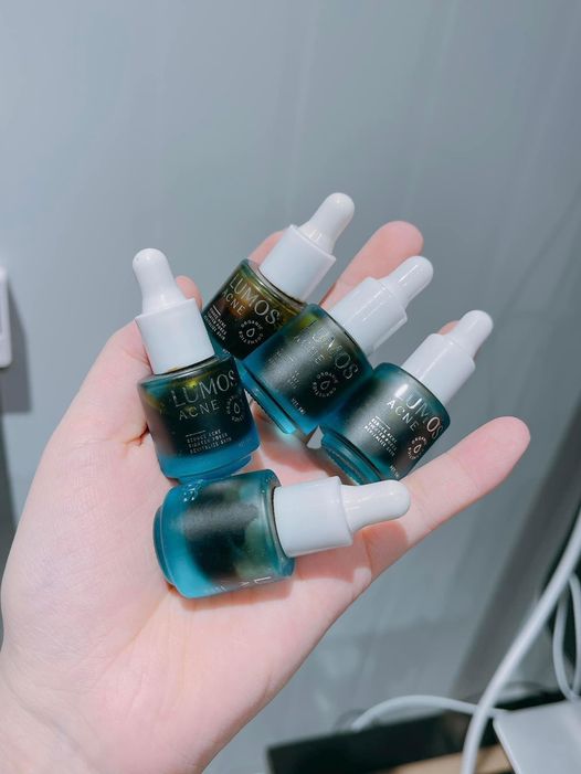 Da đẹp hết mụn mặt mộc tự tin chỉ với 1 chai Lumos Acne