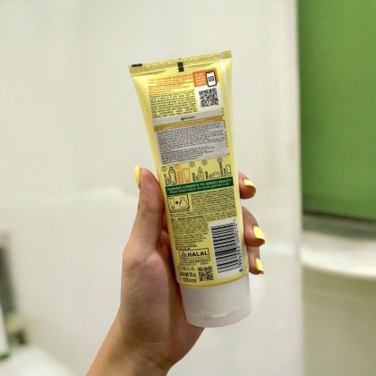 Sữa Rửa Mặt Dạng Bọt Garnier Bright Complete Vitamin C Super Whip 100ml