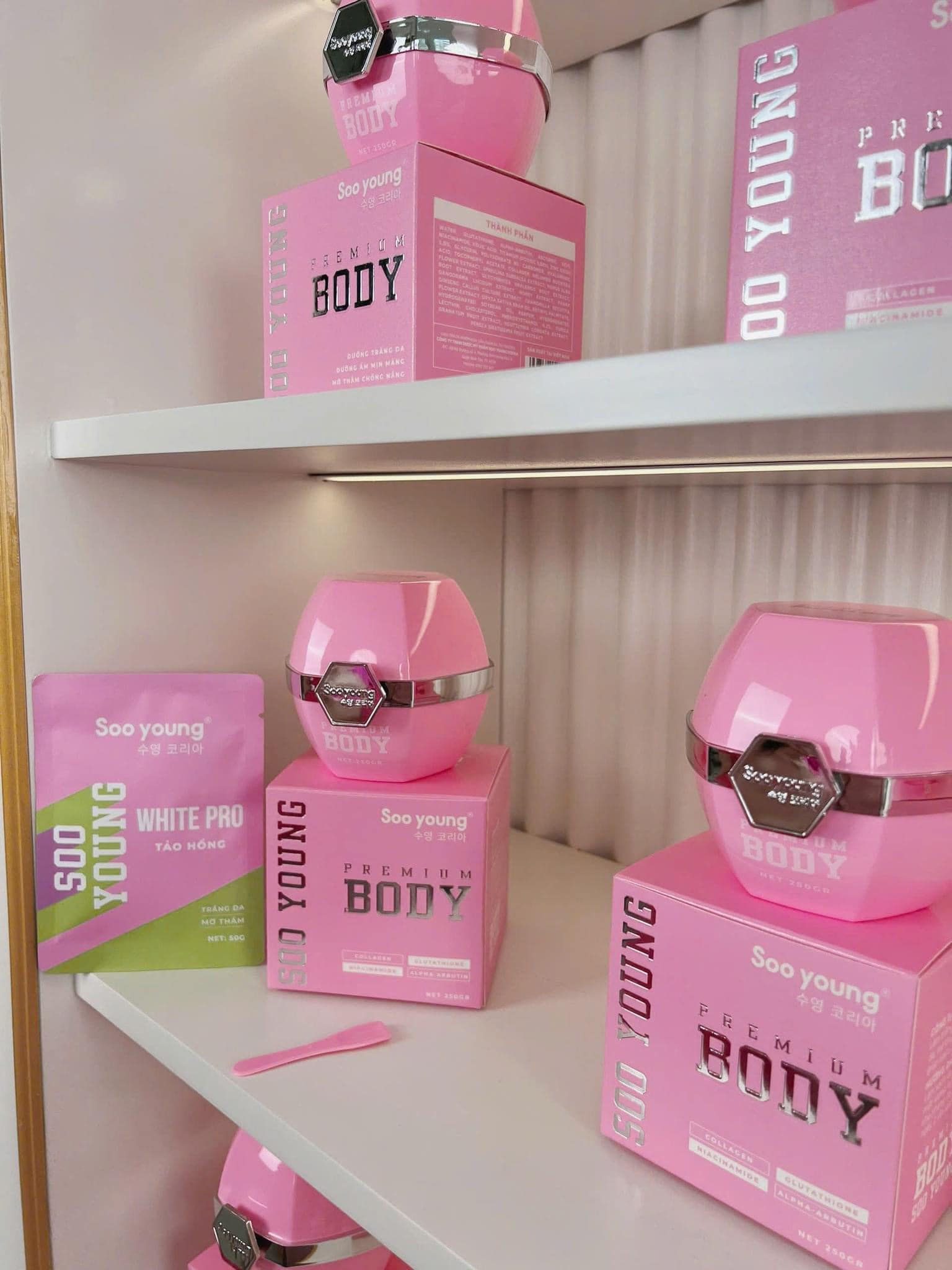 Kem Body Tảo Hồng Soo Young Giúp da sáng mịn đều màu