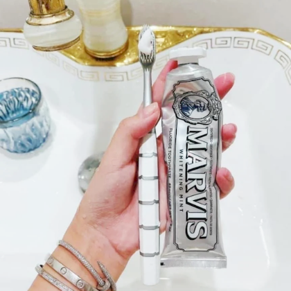Kem Đánh Răng Marvis Whitening Mint Màu Bạc 85ml