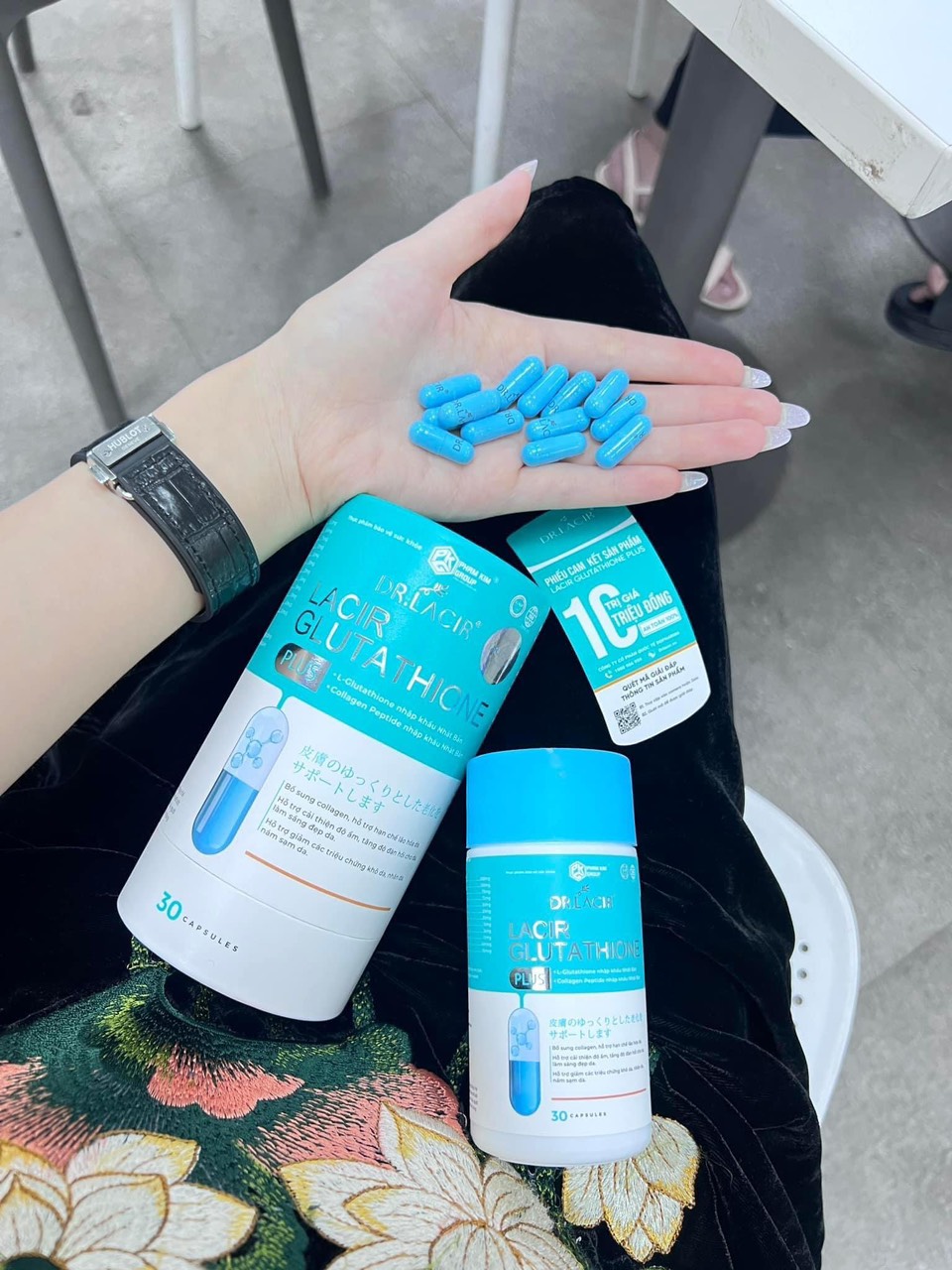 Phiên bản mới gấp đôi L- GLUTATHIONE tinh khiết ta nói nó đẹp từ ngoại hình cho tới chất lượng và cái "zá" luôn
