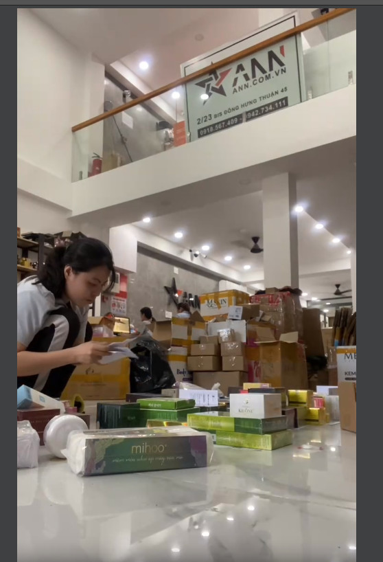 Bao lâu rồi các chị chưa ghé shop em, dạo một vòng xem hàng mới về thôi nàoooo