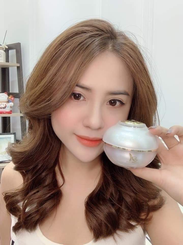 Hoa chỉ tươi khi có người tưới - da chỉ đẹp khi dùng Kem face Pháp thôi