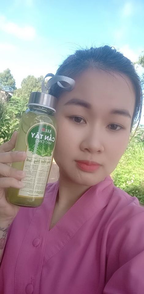 Bất đầu hay kết thúc một ngày, em đều uống 1 chai Cần tây mật ong Motree